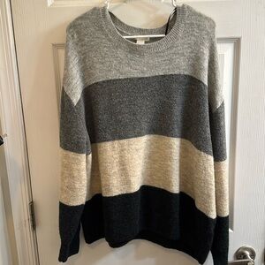 Women’s H&M sweater